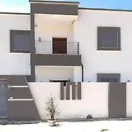 Villa Line