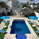 Villa Line